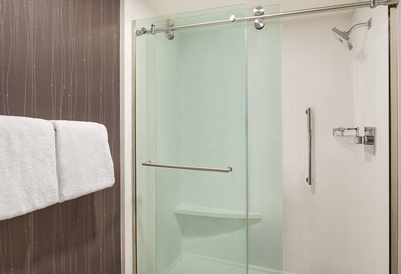 带2个双人床的标准工作室, Courtyard Tupelo