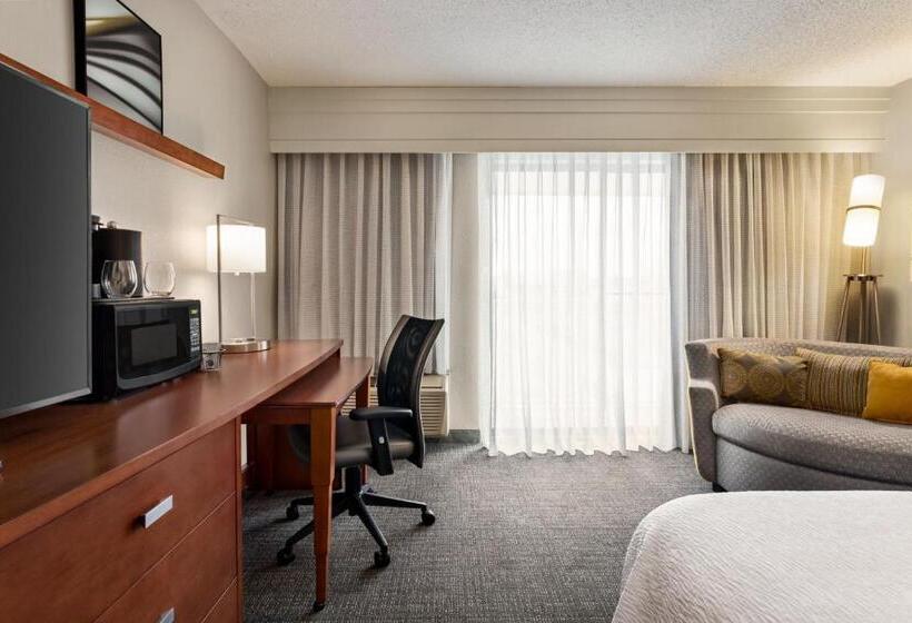 스탠다드 룸 킹사이즈 침대, Courtyard Tupelo