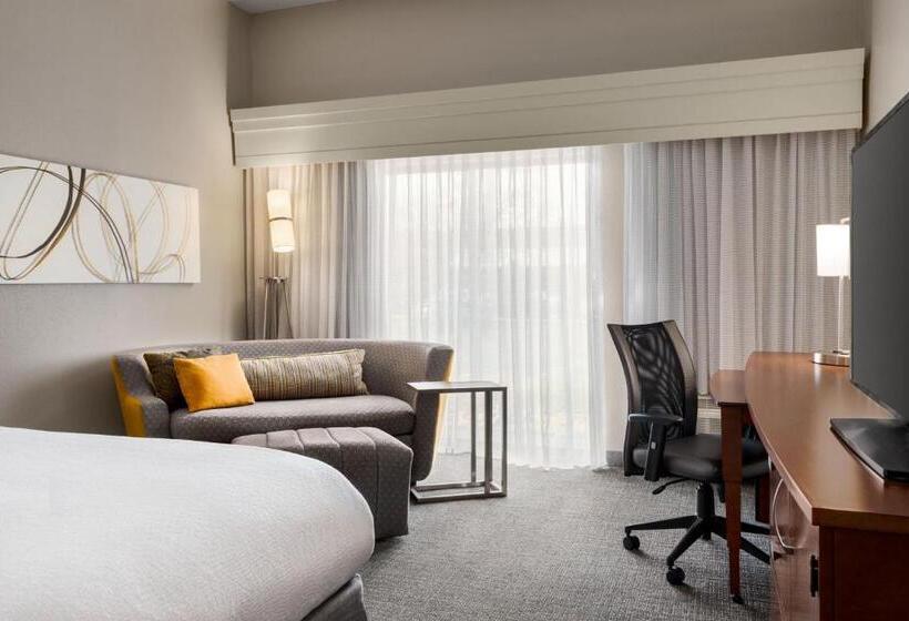 스탠다드 룸 킹사이즈 침대, Courtyard Tupelo
