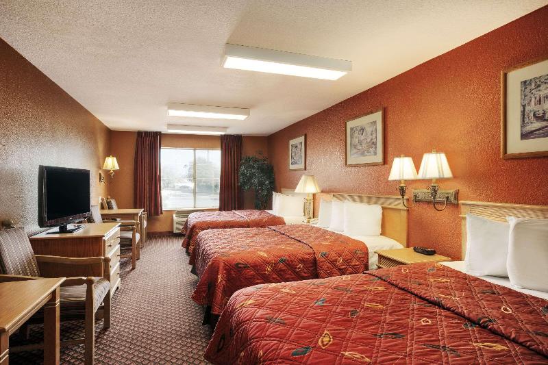 Номер Стандарт, Garner Hotel Phoenix   Surprise, An Ihg