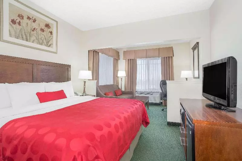 سوئیت با تخت بزرگ, Ramada By Wyndham Denver International Airport