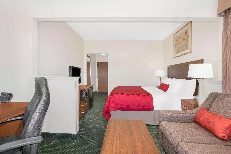 سوئیت با تخت بزرگ, Ramada By Wyndham Denver International Airport