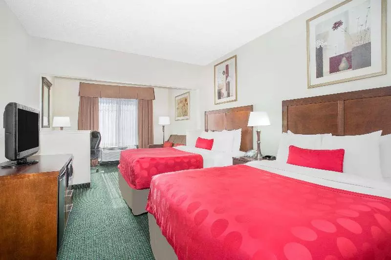 سوئیت با تخت بزرگ, Ramada By Wyndham Denver International Airport
