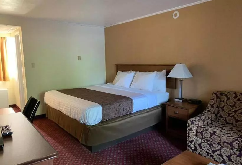 キングサイズベッドのスタンダードルーム, Red Carpet Inn & Suites Ebensburg