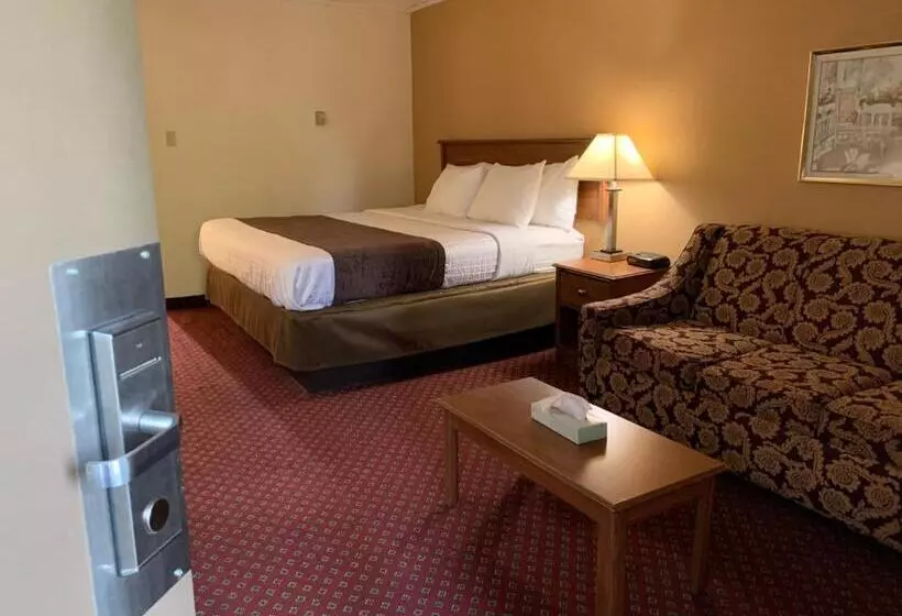 キングサイズベッドのスタンダードルーム, Red Carpet Inn & Suites Ebensburg