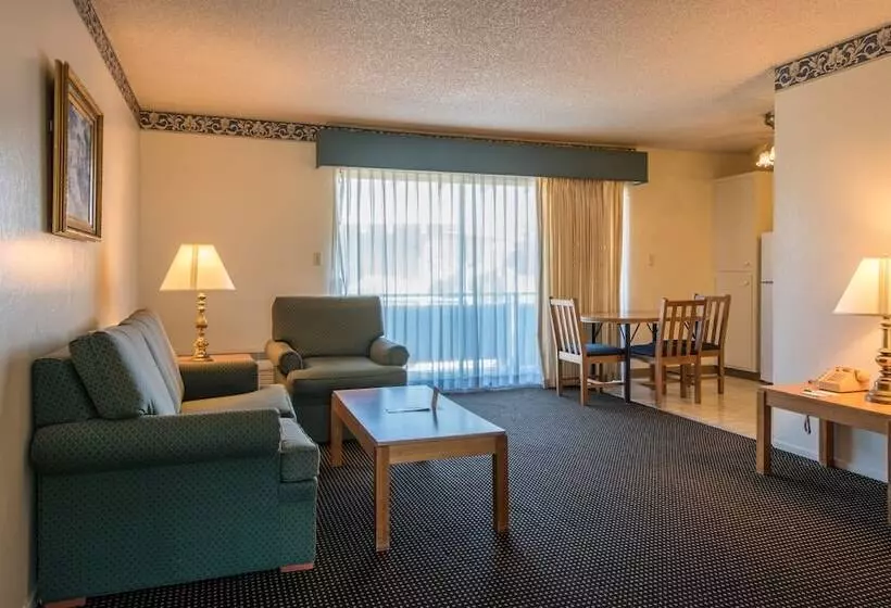 سوییت اجرایی, Coral Reef Inn & Condo Suites