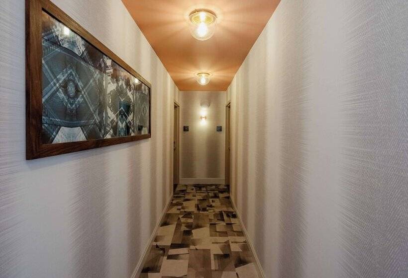 מיטת קינג בסוויטה, The Bentley Hotel Southampton