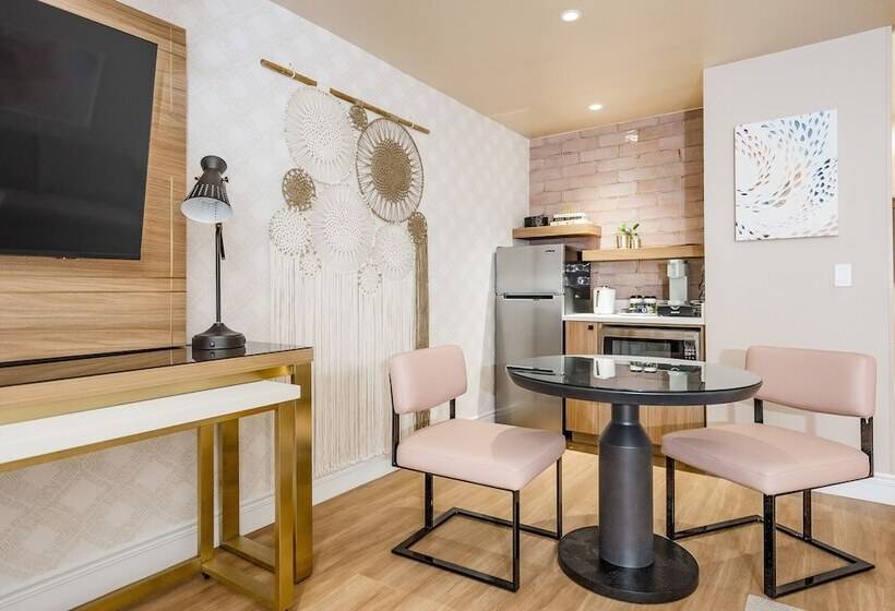 סוויטה עם מיטת קווין, The Bentley Hotel Southampton