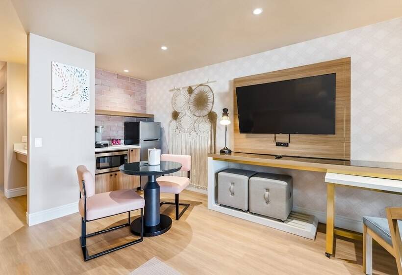 מיטת קינג בסוויטה, The Bentley Hotel Southampton