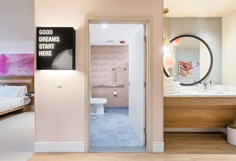 מיטת קינג בסוויטה, The Bentley Hotel Southampton