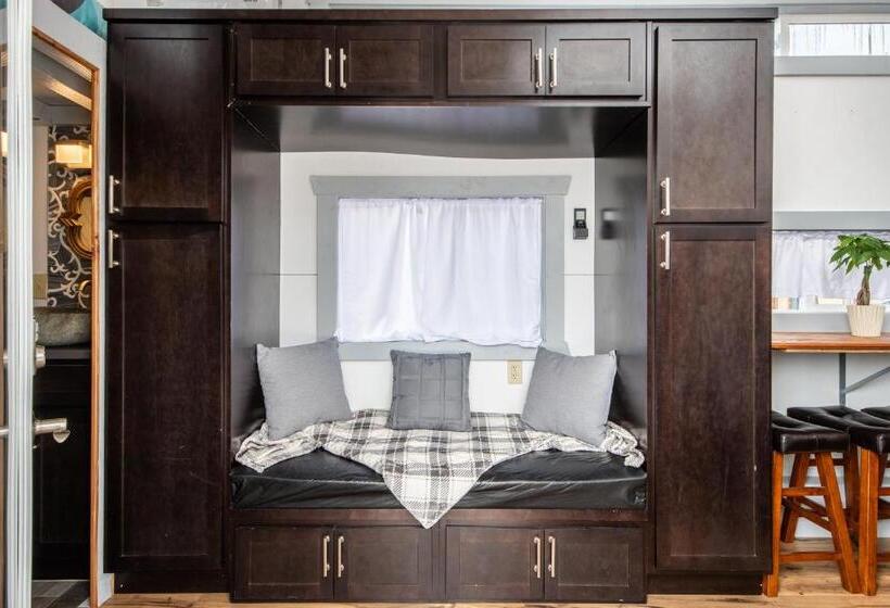 Номер Стандарт, Tiny House Leadville