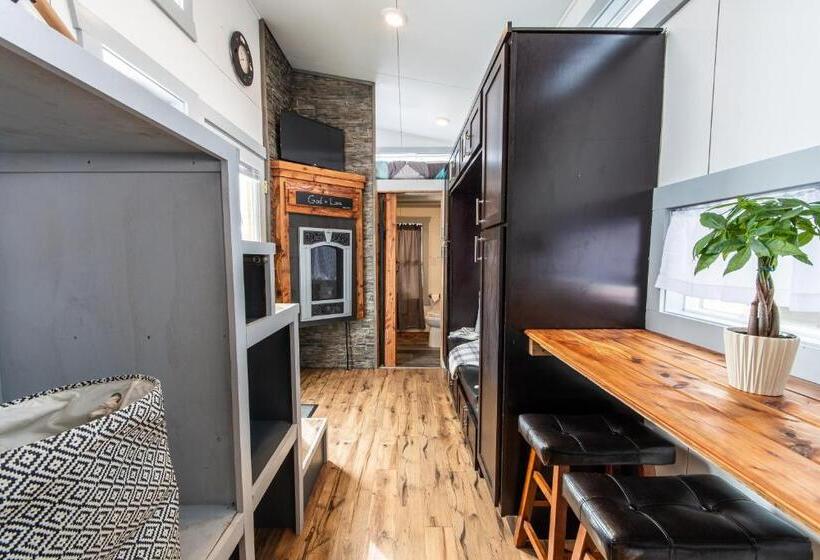 غرفة قياسية, Tiny House Leadville