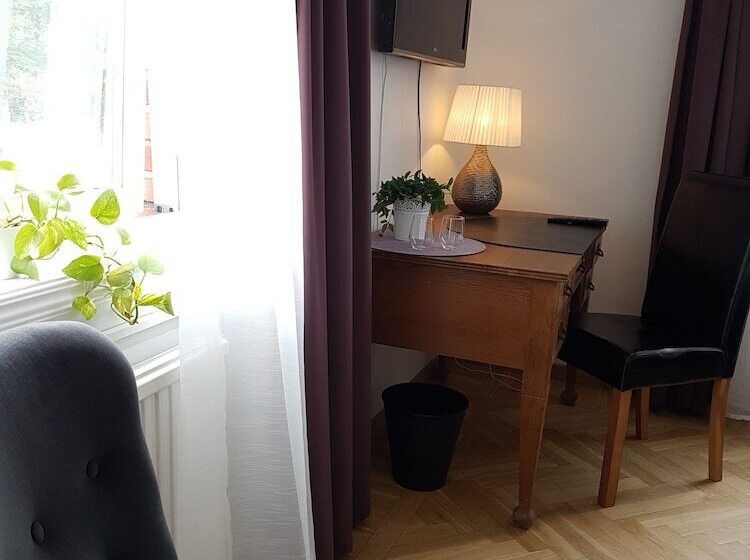 Номер Стандарт, Smålandsstenar Hotell