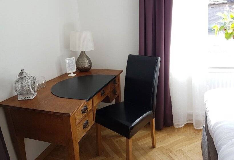 Номер Стандарт, Smålandsstenar Hotell