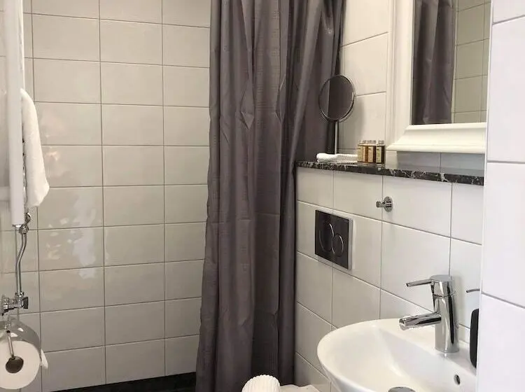 スタンダードシングルルーム, Smålandsstenar Hotell