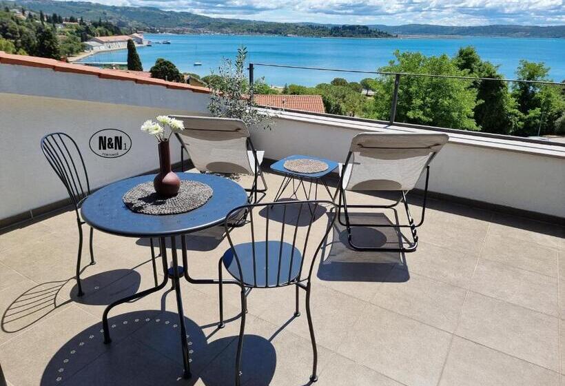 Номер Стандарт Вид на Море с Балконом, N&n Apartments And Rooms By Locap Group