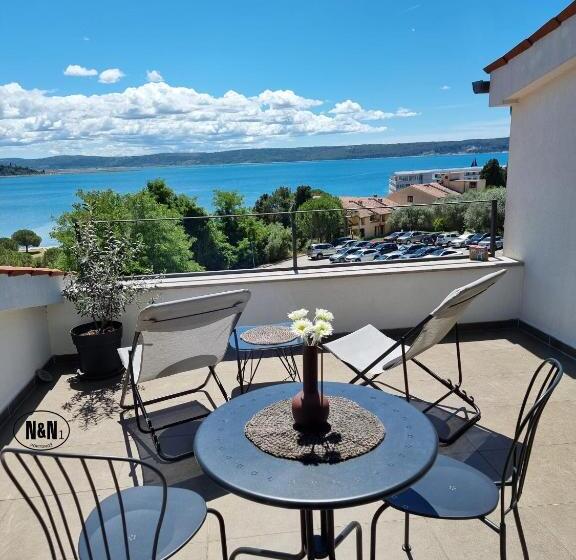 Номер Стандарт Вид на Море с Балконом, N&n Apartments And Rooms By Locap Group