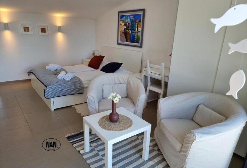 Номер Стандарт Вид на Море с Балконом, N&n Apartments And Rooms By Locap Group