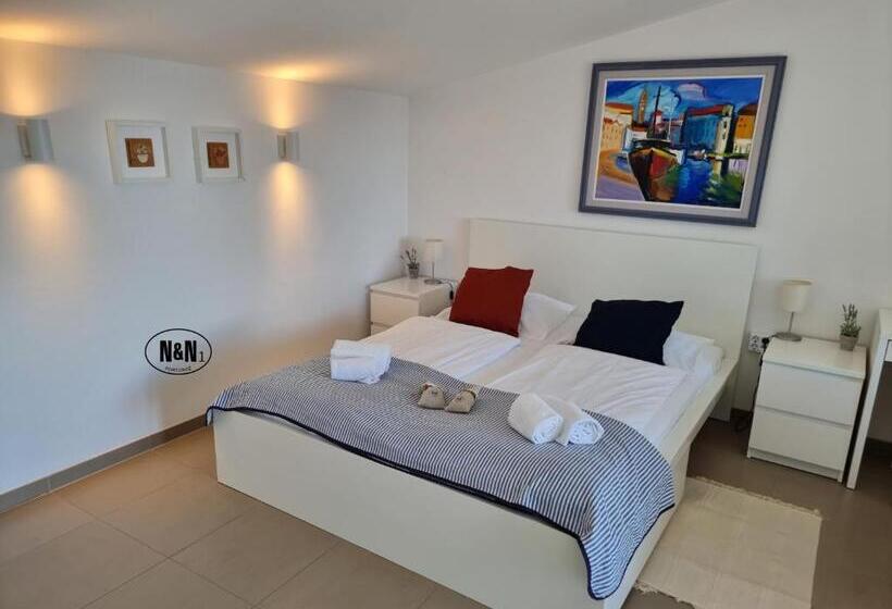 Номер Стандарт Вид на Море с Балконом, N&n Apartments And Rooms By Locap Group