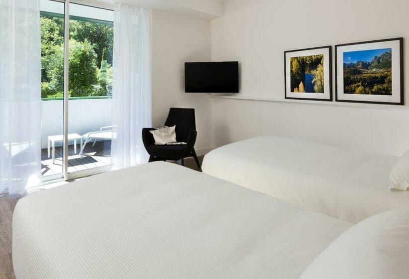 Полулюкс, Eau Thermale Avène L Hôtel
