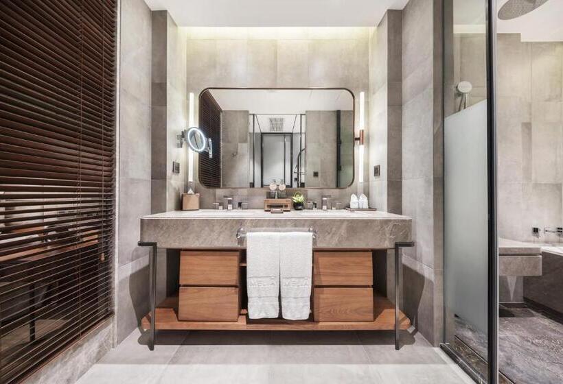 Premium room with terrace, Melia Shanghai Parkside