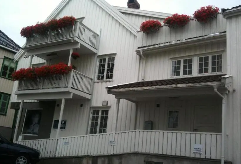 1 Yatak Odalı Daire, Holsthuset Losji