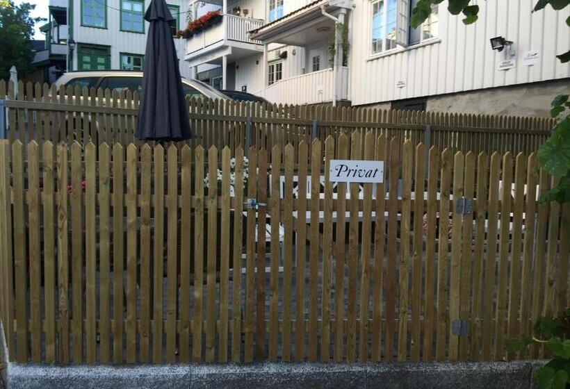 Standard room with outdoor bath, Holsthuset Losji