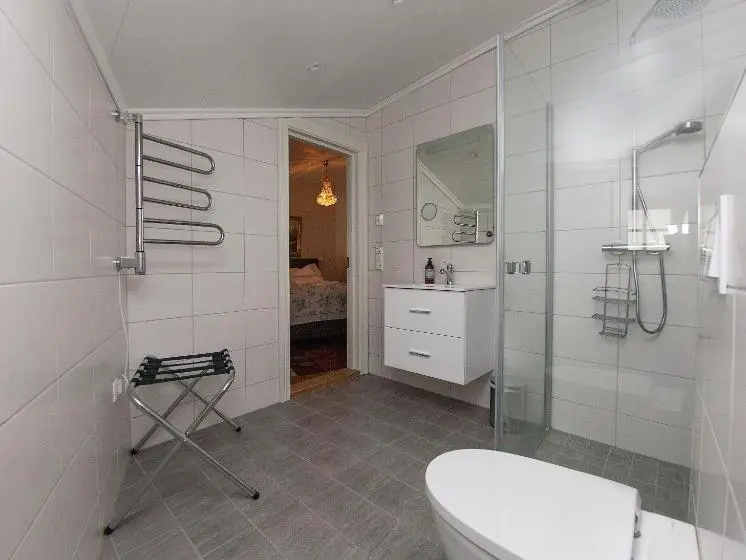 Standart Oda, Holsthuset Losji