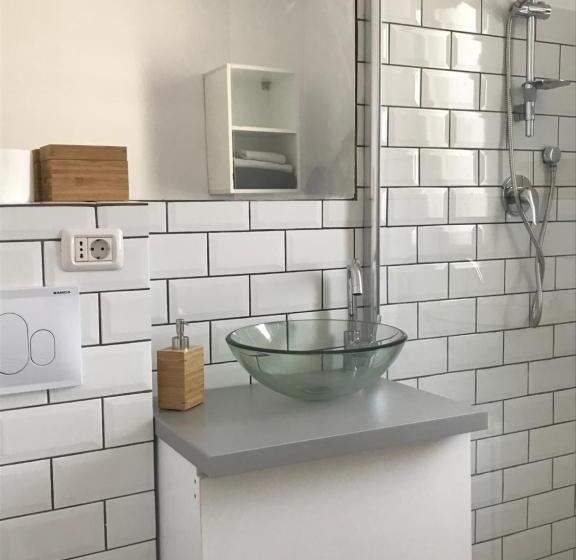 آپارتمان 1 خوابه, Teodoroiu Nr. 5