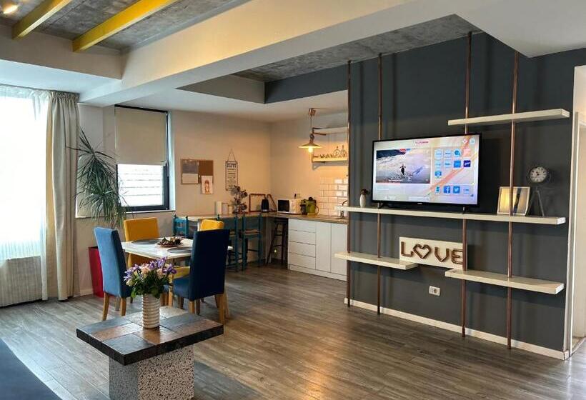 آپارتمان 1 خوابه, Teodoroiu Nr. 5