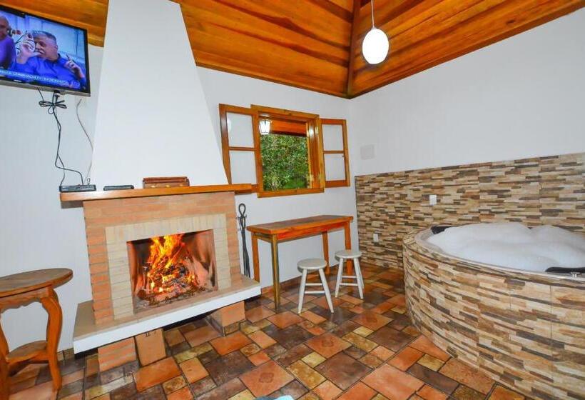 کلبه ییلاقی, Pousada Bruxa Marela