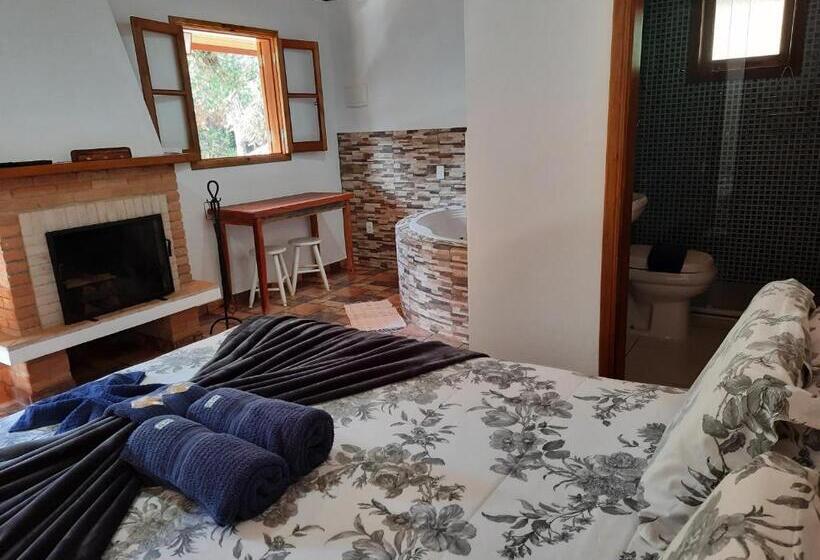 کلبه ییلاقی, Pousada Bruxa Marela