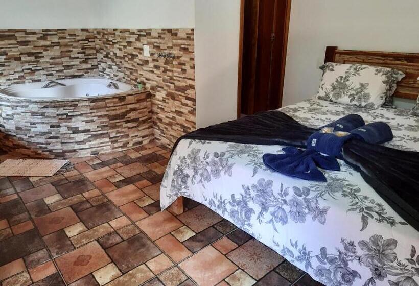 کلبه ییلاقی, Pousada Bruxa Marela