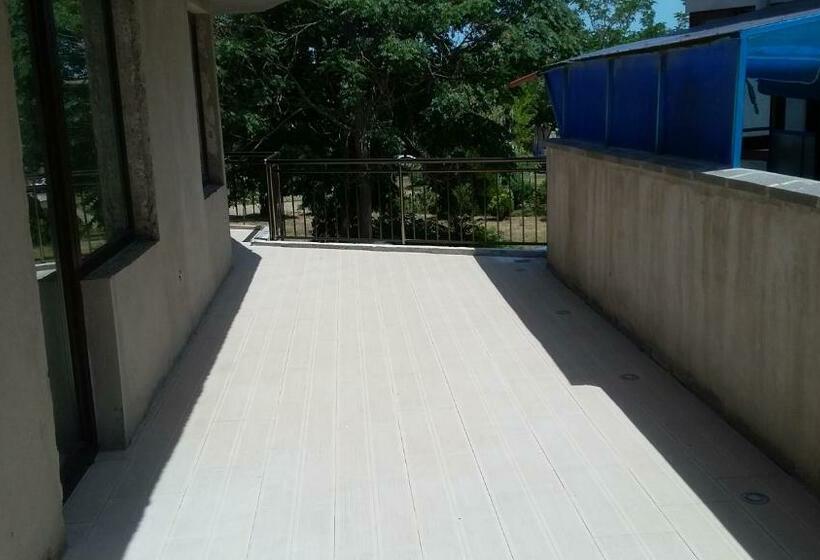 اتاق استاندارد سه تخته با بالکن, Zdravko Guest House