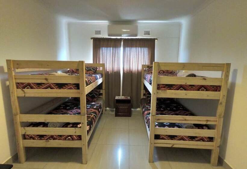 חדר אקונומי לשלושה, Umkomaas Lodge