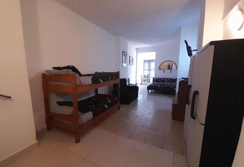 דירת משפחה, Umkomaas Lodge