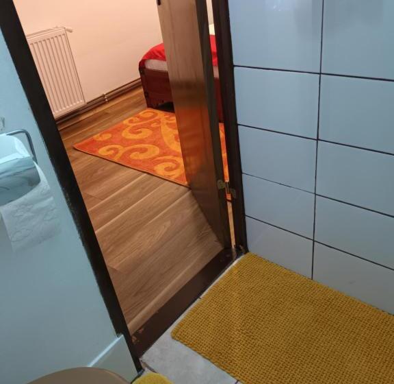 标准工作室, Amaraz Center