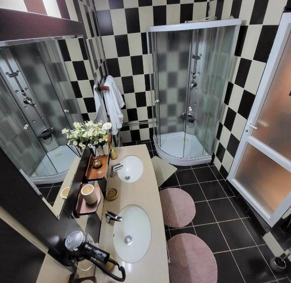 اتاق استاندارد, Amaraz Center