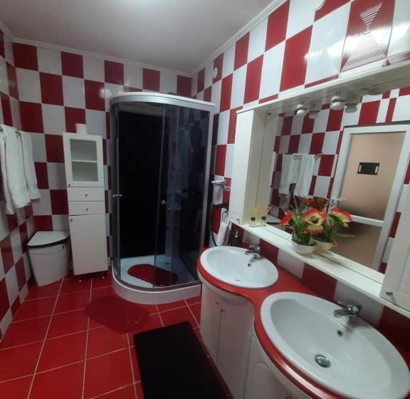 豪华房间, Amaraz Center