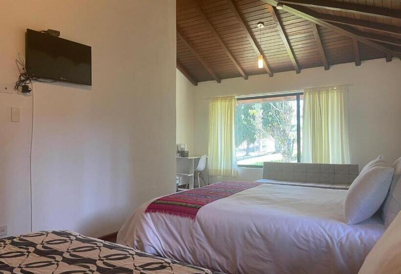 Трехместный Номер Базовый, Quito Airport Suites Hotel