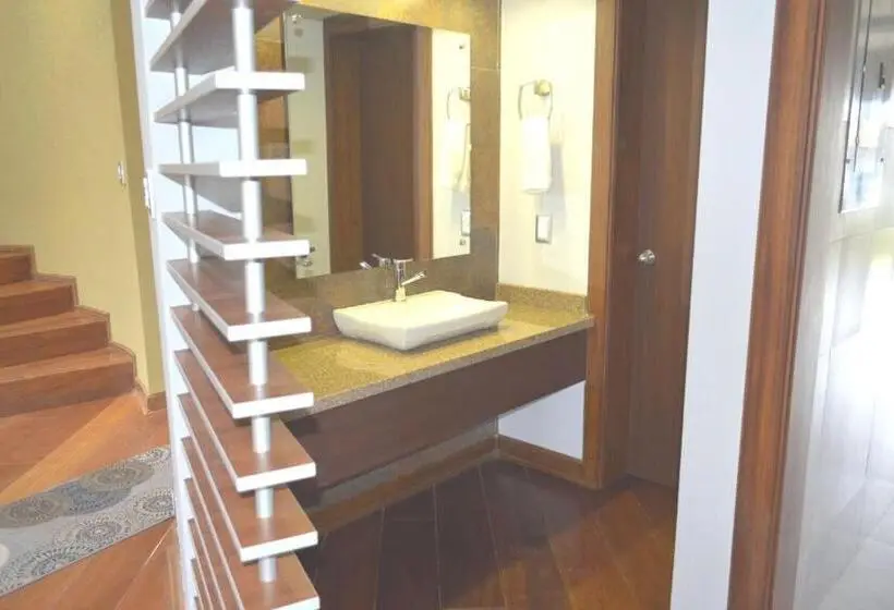 スタンダード４人部屋, Quito Airport Suites Hotel
