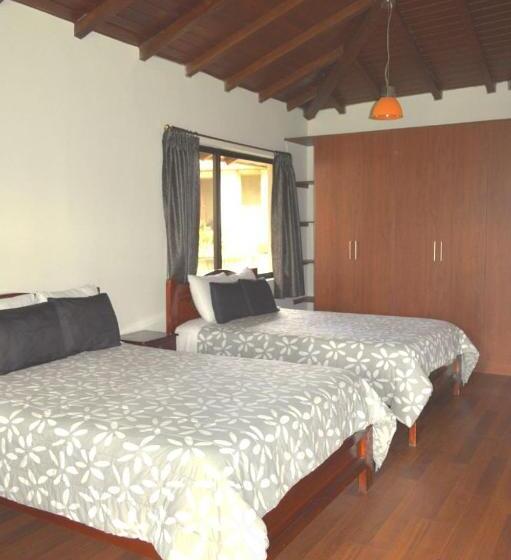 4인용 스탠다드 룸, Quito Airport Suites Hotel