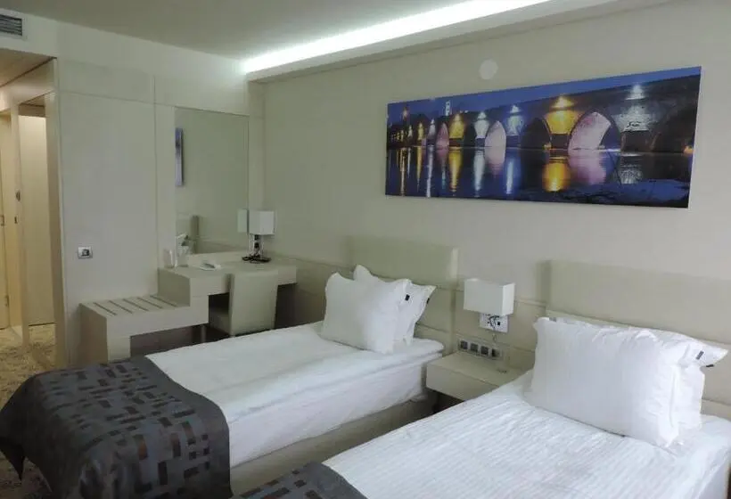 Deluxe-huone, Svilena