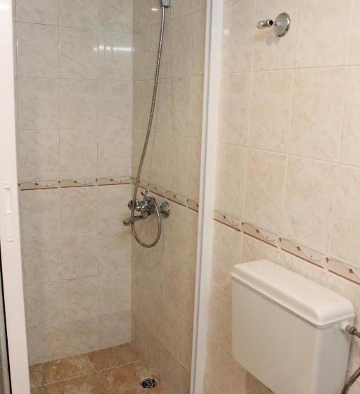 Quarto Estandar Individual, Svilena