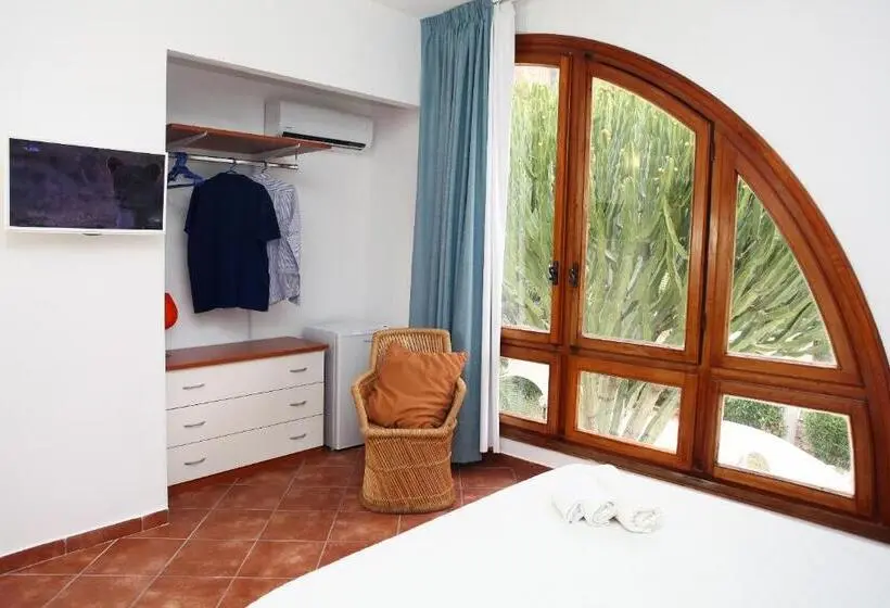 Standard Kolmen Hengen Huone, Country Villa San Vito Bay