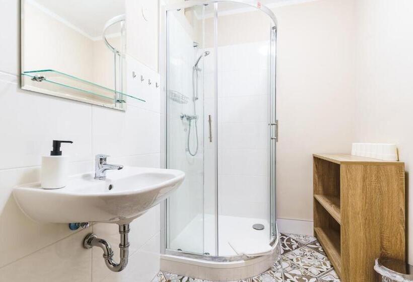 דירת שלושה חדרים, Horská Chata Zelené údolí