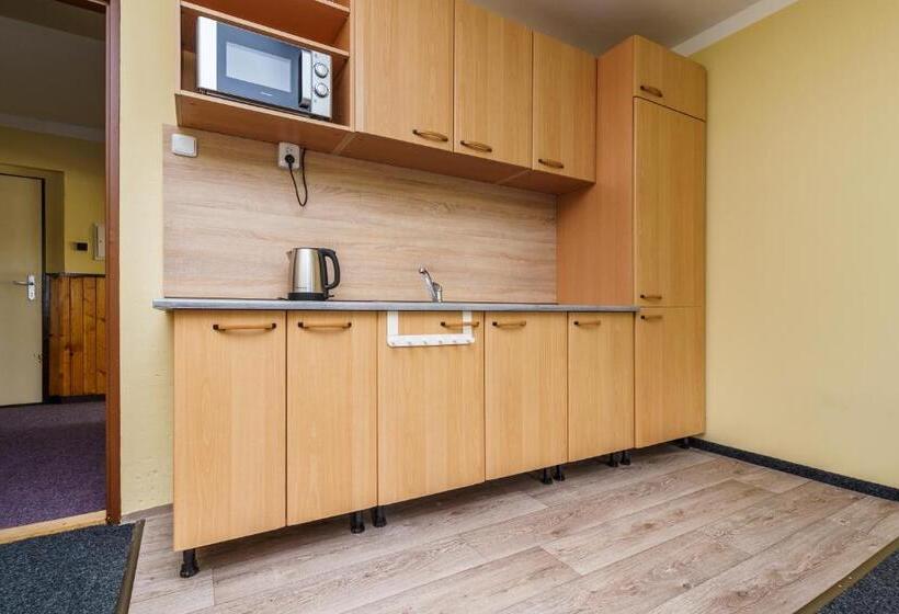 דירת שלושה חדרים, Horská Chata Zelené údolí