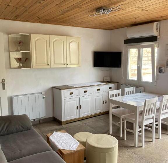 Апартаменты 1 Спальня, Casa Robion