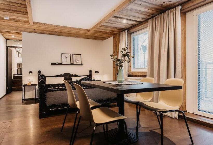 带阳台两卧公寓, Flasch Appart Pension