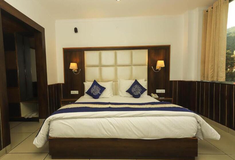 غرفة قياسية مطلة على الجبل, Pong View